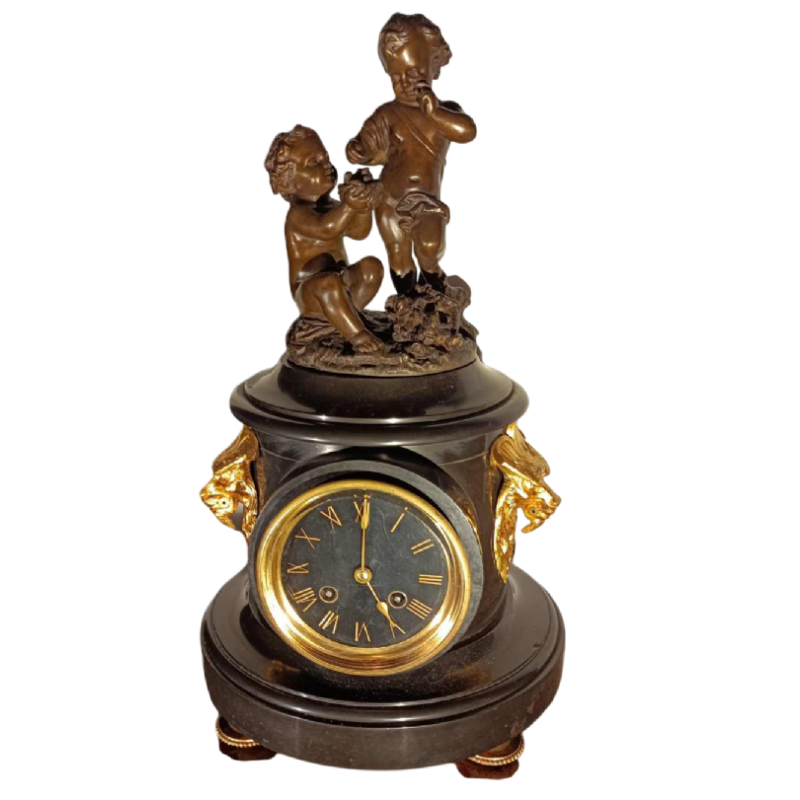 Jean-Baptiste REVILLON, Napoleon III klok met groep bronzen putti, 19de eeuw