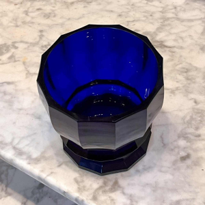 Moser Karlsbad, design Josef Hoffmann, vase Art Déco, cristal taillé, bleu cobalt, Wiener Werkstatte, Bohe`me ca 1925