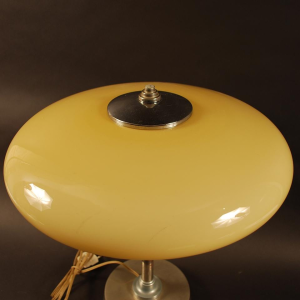 Lampe à poser Art Déco en métal et verre opaline - circa 1930