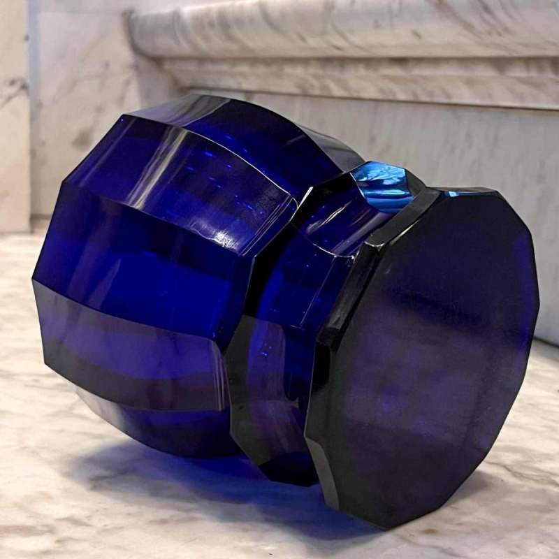 Moser Karlsbad, design Josef Hoffmann, vase Art Déco, cristal taillé, bleu cobalt, Wiener Werkstatte, Bohe`me ca 1925