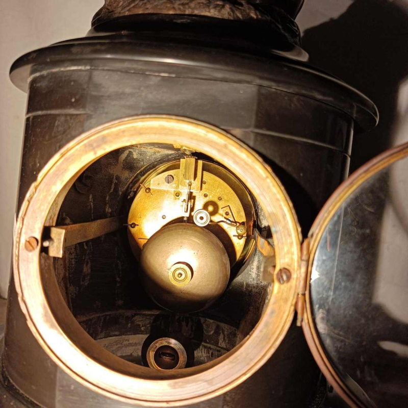 Jean-Baptiste REVILLON, Napoleon III klok met groep bronzen putti, 19de eeuw