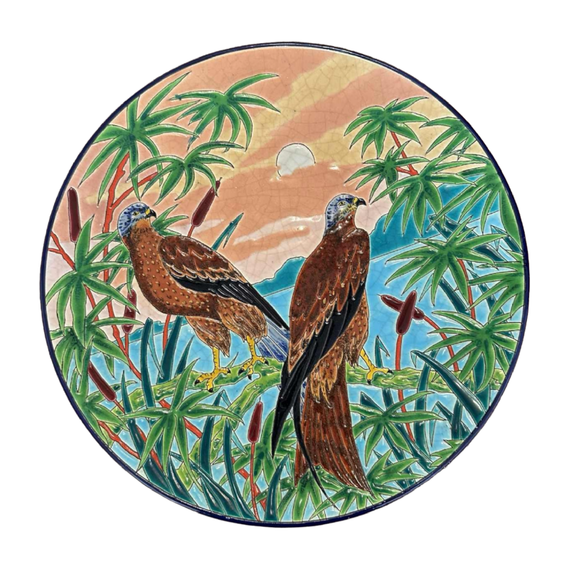 Emaux de Longwy Marécages schaal met omcirkeld email dat 2 moerasarenden voorstelt