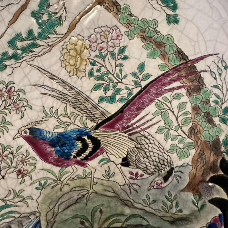 Emaux de Longwy, plat représentant un couple de faisans dans la nature, émaux cernés cloisonnés