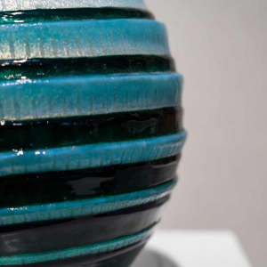 Camille Fauré (Limoges), vase Art Déco émaillé bleu / vert, dinanderie cuivre et argent, ca 1920