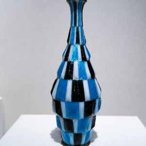 Camille Fauré (Limoges), vase Art Déco à décor émaillé en damier, dinanderie cuivre et argent, ca 1920