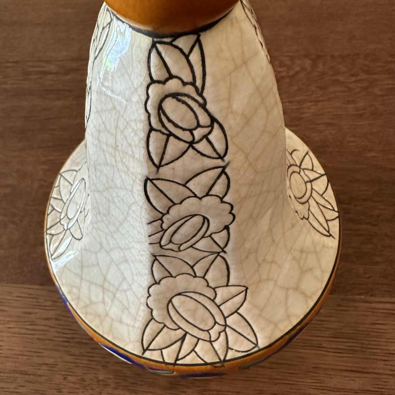 Emaux de Longwy, Art Deco toupie vaas met zuivere lijnen, mooi fries, cloisonné email