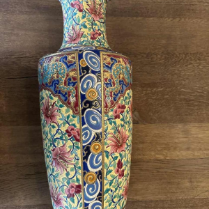 Emaux de Longwy, grand vase Art Déco émaillé cerné, décor floral japonisant