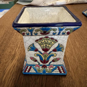 Emaux de Longwy, nécessaire bureau / fumeur décor égyptien, faïence émaillée cernée, ca 1910