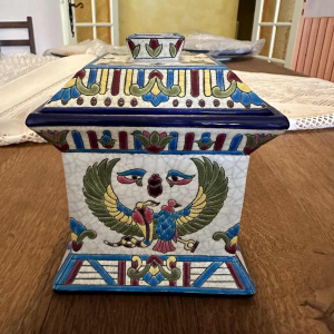 Emaux de Longwy, nécessaire bureau / fumeur décor égyptien, faïence émaillée cernée, ca 1910