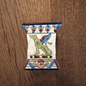 Emaux de Longwy, nécessaire bureau / fumeur décor égyptien, faïence émaillée cernée, ca 1910