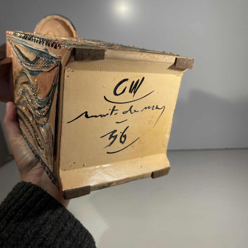 Maîtrise de Nimy, keramiek vaas met 4 handvaten (49cm), vegetale decoratie, gestrekte hals, vierkant lichaam, ca 1945