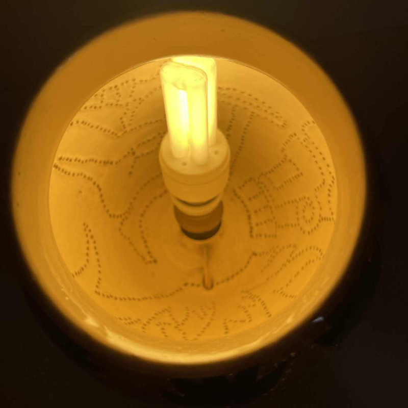 GRANDJEAN JOURDAN voor VALLAURIS, fotofoorlamp van keramiek, Afrikaans decor, ca 1960