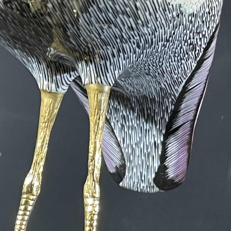 Giulia Mangani / Oggetti, sculpture 'Lapwing crested bird' polychrome porcelain & ormolu, Hollywood Regency ca 1970