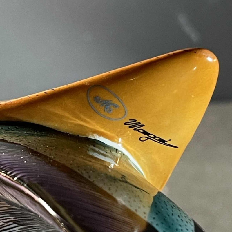 Giulia Mangani / Oggetti, sculpture 'Lapwing crested bird' polychrome porcelain & ormolu, Hollywood Regency ca 1970