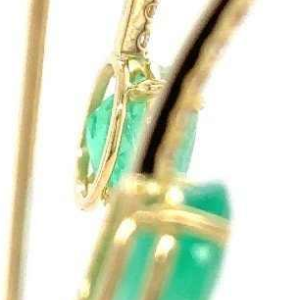 Boucles d'oreilles, or jaune avec émeraudes et diamants