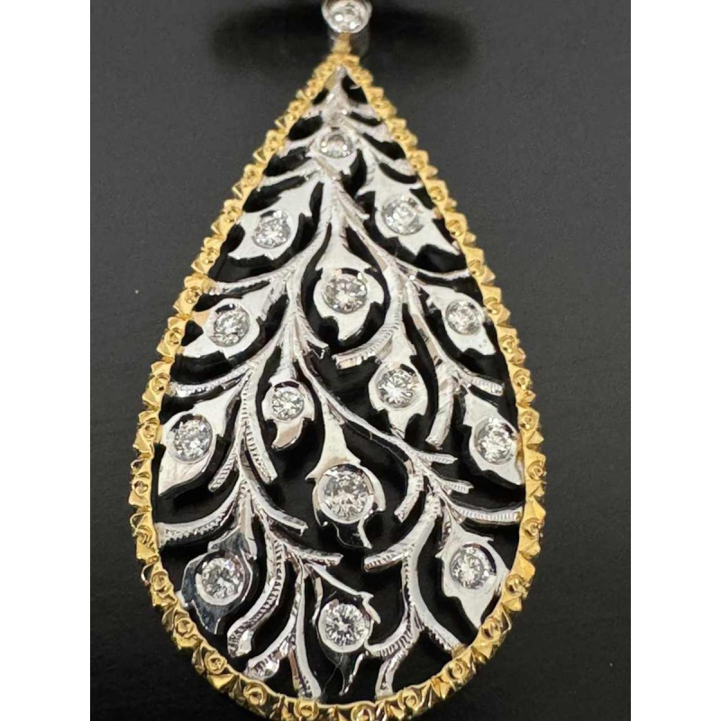 Paire de boucles d'oreilles en or bicolore serties de diamants