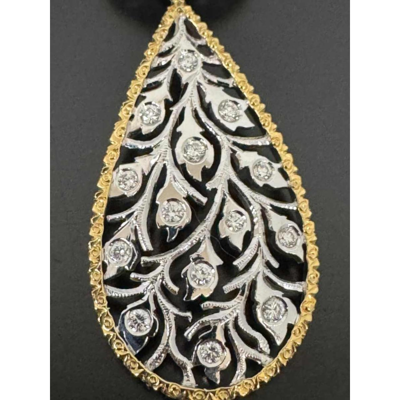 Paire de boucles d'oreilles en or bicolore serties de diamants