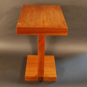 Art Deco walnoot gefineerde DE COENE kolomtafel met "viool" poten - circa 1930