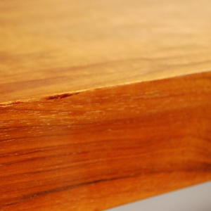 Art Deco walnoot gefineerde DE COENE kolomtafel met "viool" poten - circa 1930