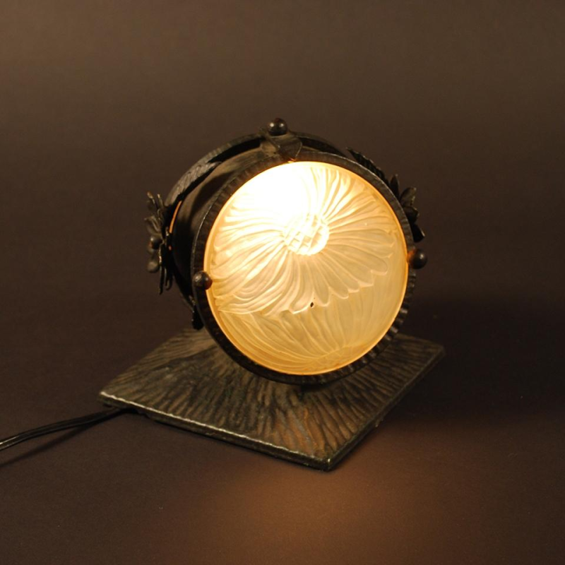 Lampe Art Déco en fer forgé et verres pressés moulés - circa 1925