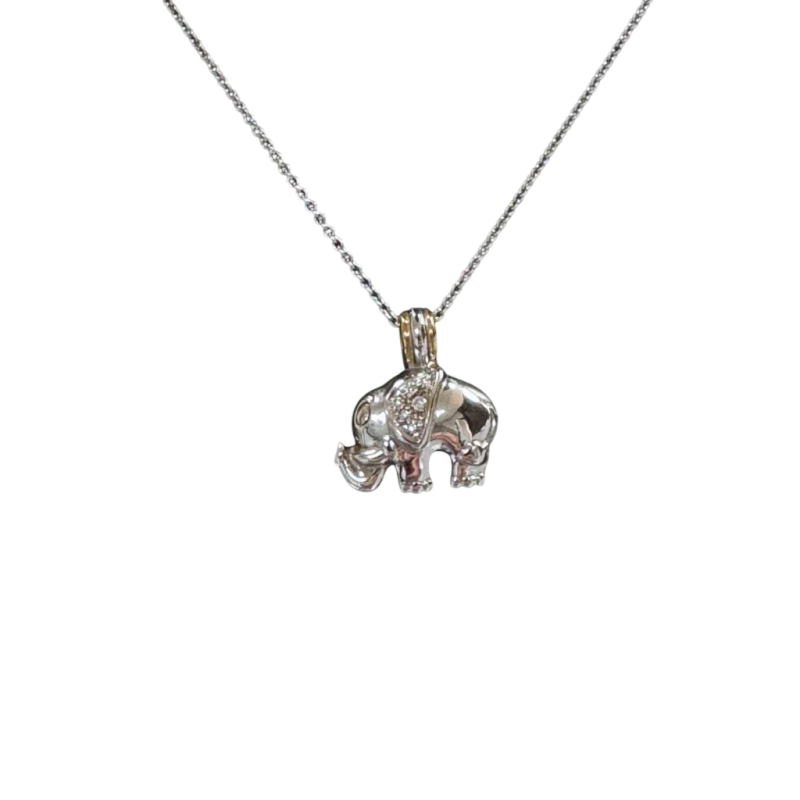 Pendentif 'éléphant' en or blanc orné de diamants