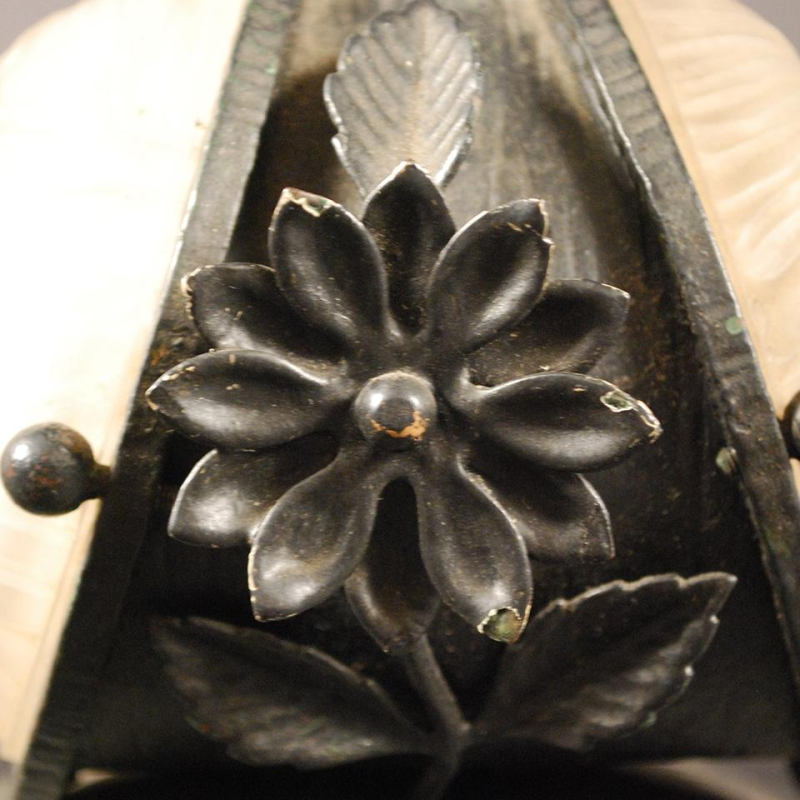 Art Deco lamp van smeedijzer en gegoten persglas - circa 1925