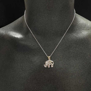 Olifant' hanger, witgoud bezet met diamanten