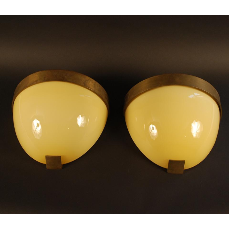Jozé Ten Have, 6 large Modernist sconces Art Deco style, Brass & Opaline