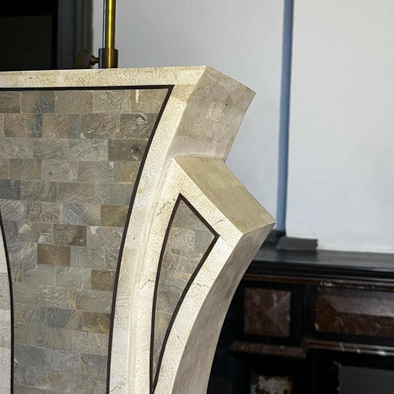 MAITLAND SMITH (USA) Hollywood Regency lamp base in tessellated stone & brass inlay, ca 1970