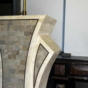 MAITLAND SMITH (USA) Hollywood Regency lamp base in tessellated stone & brass inlay, ca 1970