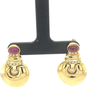 Pair of earrings, yellow gold, diamonds and rubies
