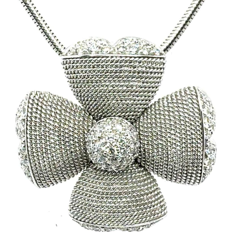 Bloem' hanger 18 kt. witgoud & diamanten