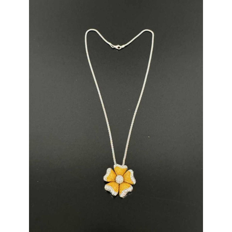 Pendentif 'Fleur' en or bicolore avec diamants