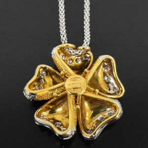 Flower' pendant in two-tone gold with diamonds