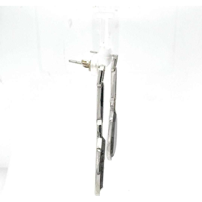 Paire de boucles d'oreilles en or blanc avec diamants & diamants noirs