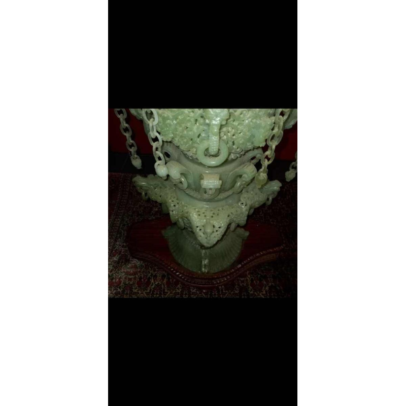 Grande tour Chinoise de 3 étages en jade, milieu du 20ème siècle