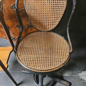 Thonet, verstelbare draaistoel van gebogen hout, ca 1900