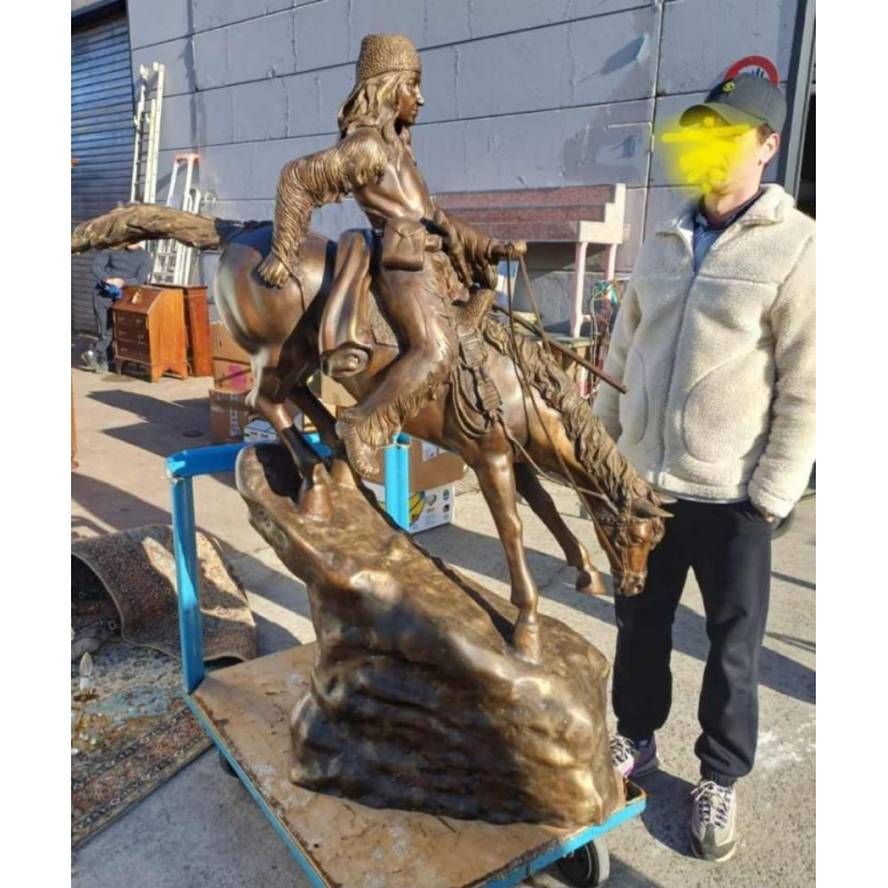 Monumentaal bronzen beeld 'Bergman', paard en ruiter, 20e eeuw