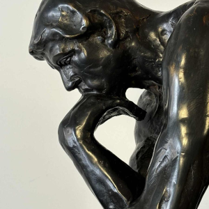 Groot zwart gepatineerd bronzen beeld van De Denker, reproductie naar Auguste Rodin
