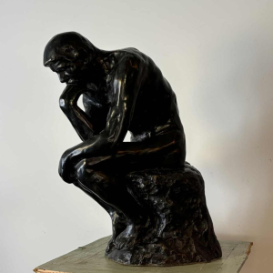 Grande sculpture en bronze à patine noire représentant "le Penseur", reproduction d'Après Auguste Rodin