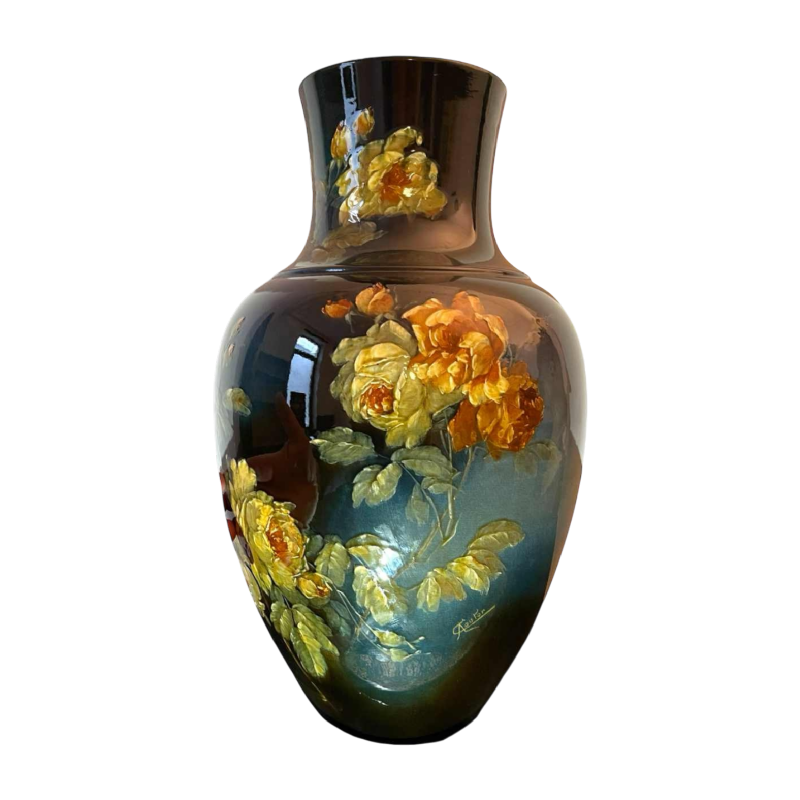 Grote impressionistische art nouveau aardewerk vaas (52 cm) in barbotine met roosdecoratie, ca 1900