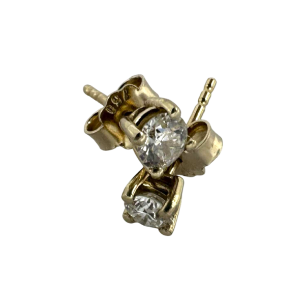 Boucles d'oreilles 'Clous' en or jaune 18 K serties de diamants taille brillant, 21ème siècle