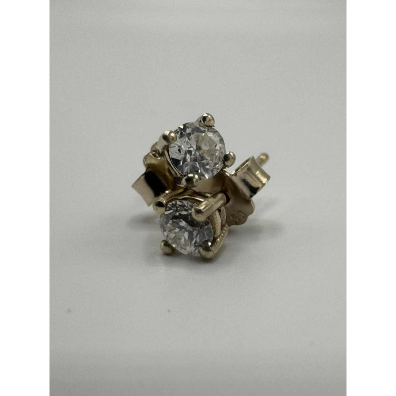 Boucles d'oreilles 'Clous' en or jaune 18 K serties de diamants taille brillant, 21ème siècle