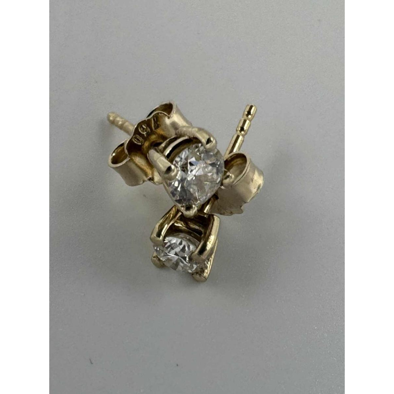 Boucles d'oreilles 'Clous' en or jaune 18 K serties de diamants taille brillant, 21ème siècle