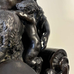 Groupe en bronze représentant une faunesse et ses deux enfants, d'après Clodion, 19e siècle