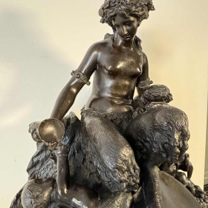 Groupe en bronze représentant une faunesse et ses deux enfants, d'après Clodion, 19e siècle