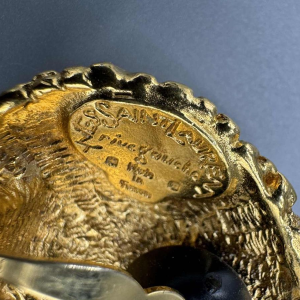 Yves Saint Laurent Rive Gauche. Clips d'oreilles en métal doré et strass