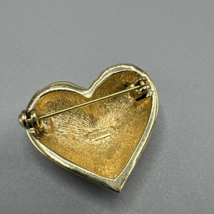 Christian Dior, broche 'coeur' métal doré et cristaux Swarovski, fin XXe s