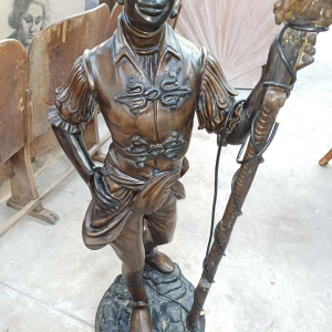 Lampe / lampadaire torchère 'Nubien' sculpture en bronze , ca 1970