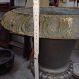 Grote gietijzeren Medici vaas 95cm, 19e eeuw